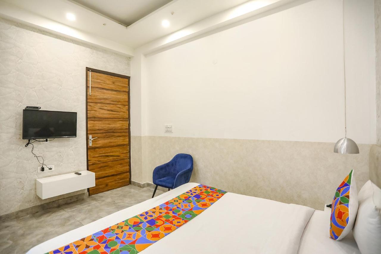 Fabhotel F9 Sector 19 Noida Exterior photo